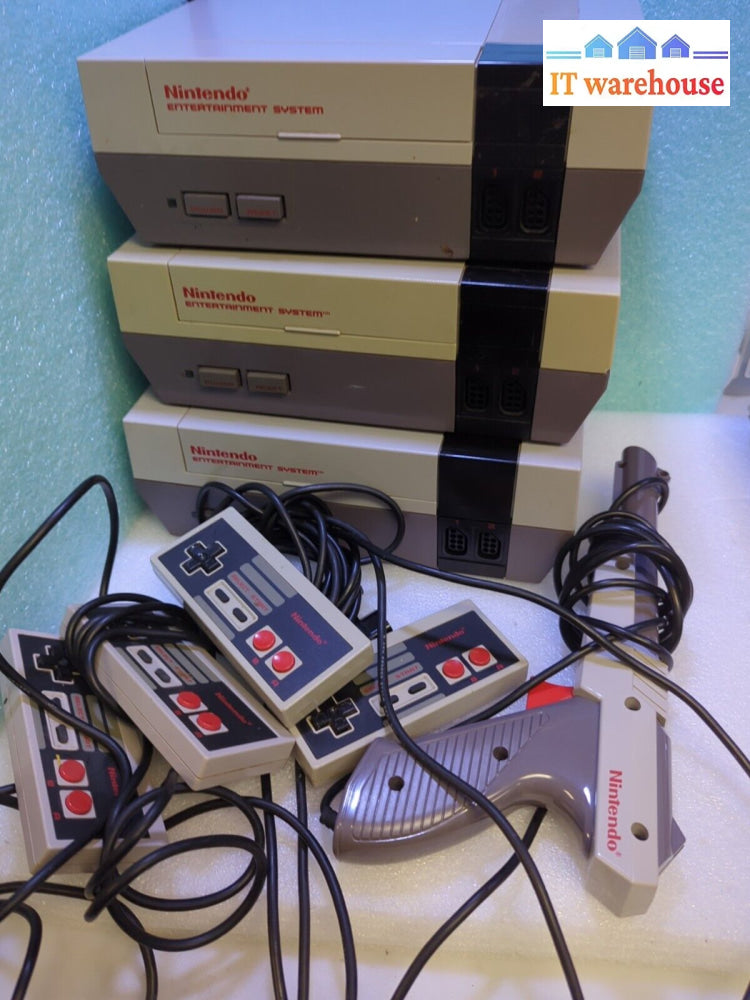 3X Nintendo Entertainment System Consoles Nes-001 + 4X Controller (For Parts) -