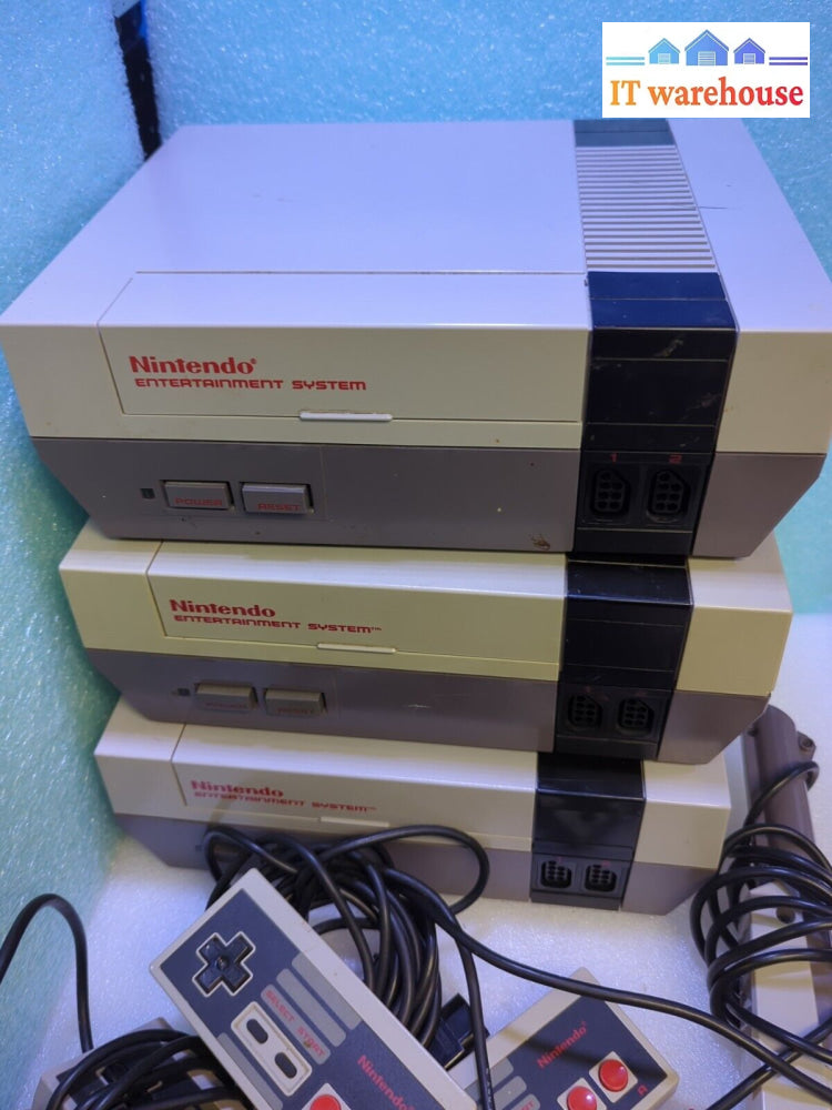 3X Nintendo Entertainment System Consoles Nes-001 + 4X Controller (For Parts) -