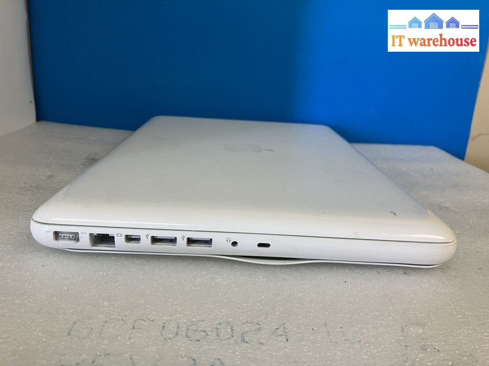 ~ Apple Macbook 13’ Laptop A1342 2010 C2D 2.4Ghz /2Gb /Geforce 320M /250Gb 10.10