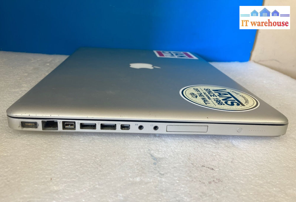 Apple Macbook Pro A1286 15’ Laptop C2D Cpu / 2Gb Ram 250Gb Hdd (Bad Battery) ~