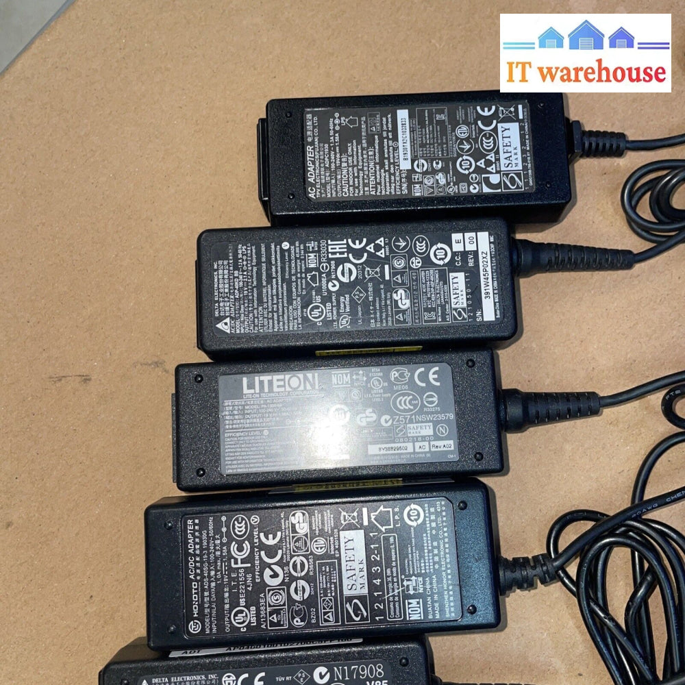 Lot Of 8 Laptop Hp-A0301R3 And Compatible Ac Adapter (19V 1.58A)