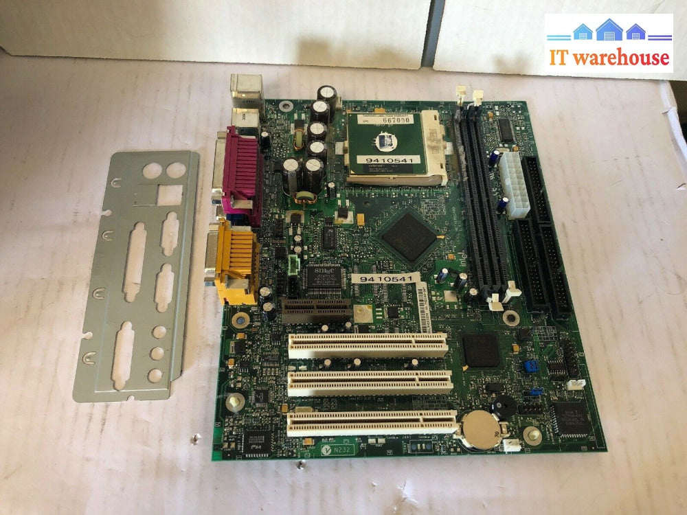 * Motherboard Intel Wl810 W/Celon 566