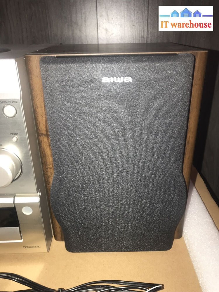 Nice ~ Aiwa Xr-M10 Component System With Speakers + Remote