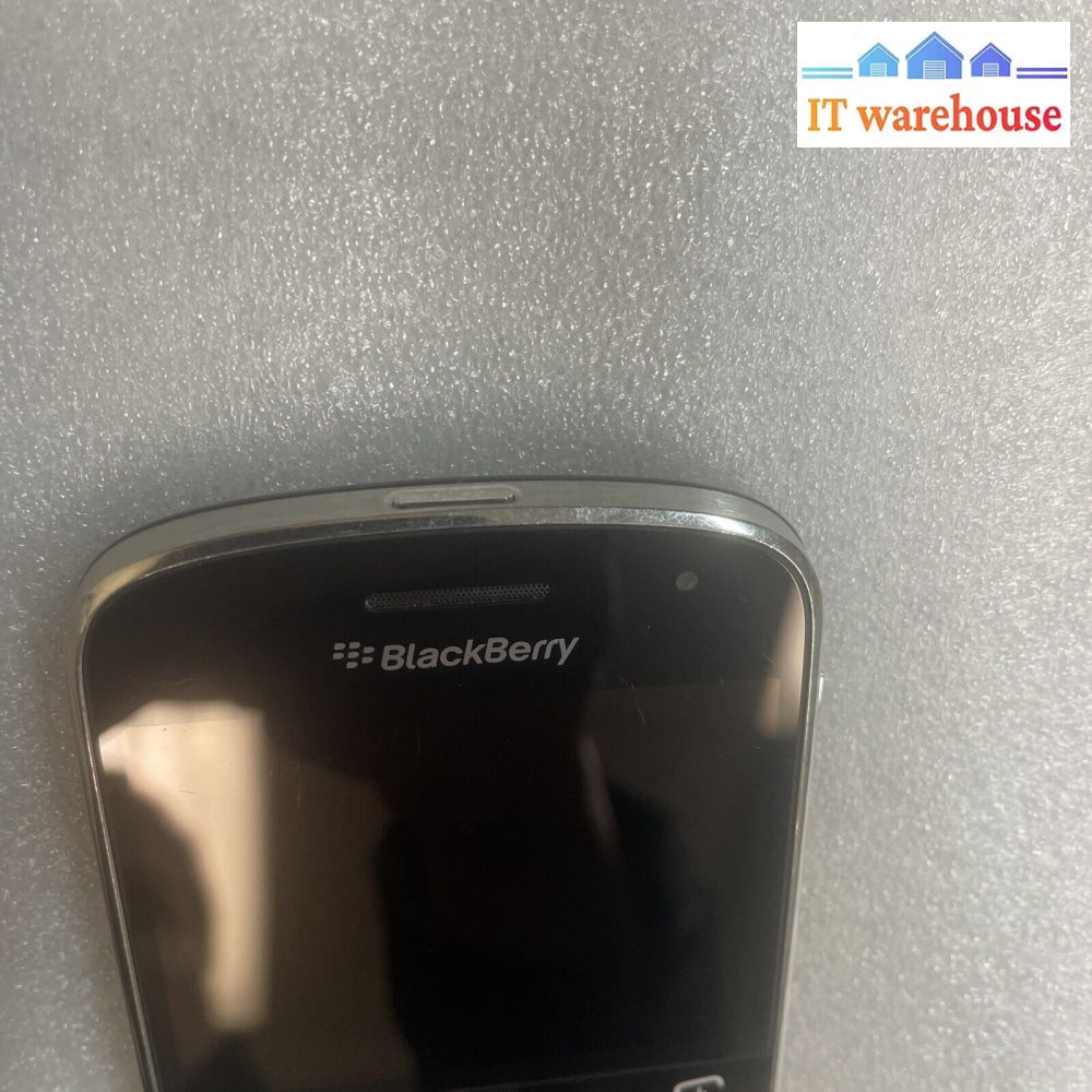 (Nice) Blackberry Bold 9900 8G Cell Phone (Carrier: Rogers Fido)