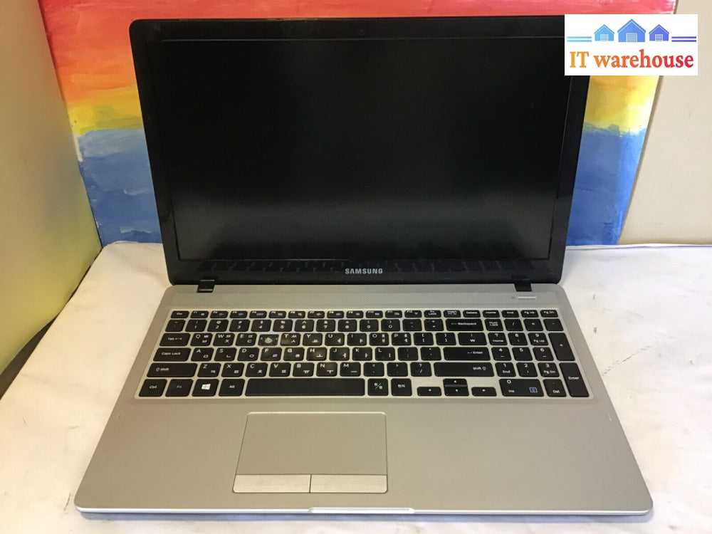 Samsung 5 Nt500R5H-K33L 15.6’Laptop I3 Cpu 8Gb Ram For Parts