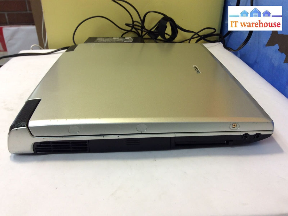 Toshiba Tecra A1 15”Laptop Intel Pentium 4 2.4Ghz 725Mb Ram 60Gb Hdd Win Xp