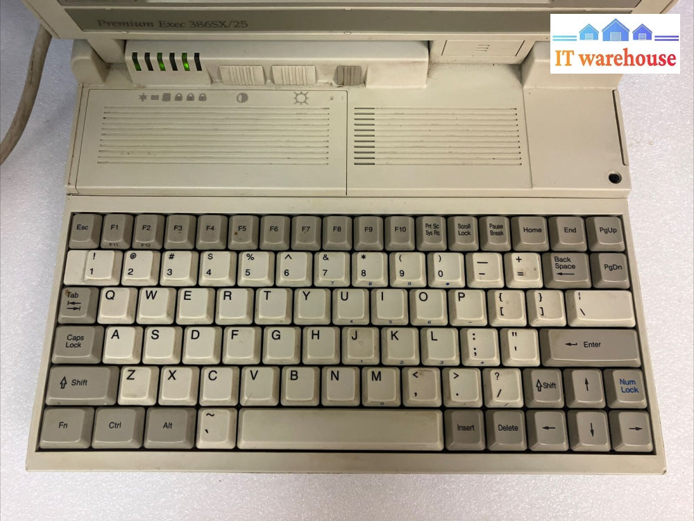 Vintage Ast Premium Exec 386Sx/25 Laptop Computer With Ac (Bad Battery No Os)